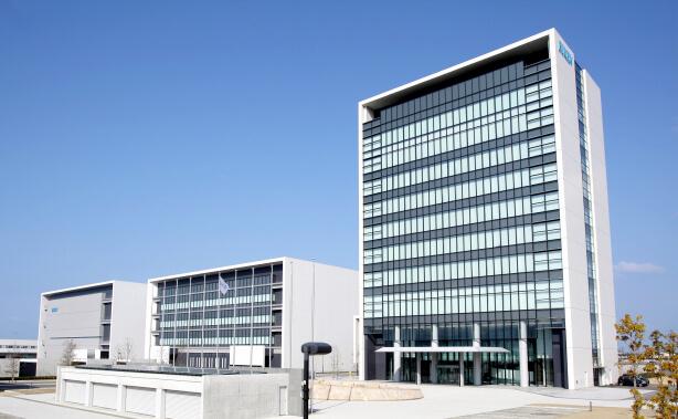 Exterior of the Seto Center at Kanonji Institute